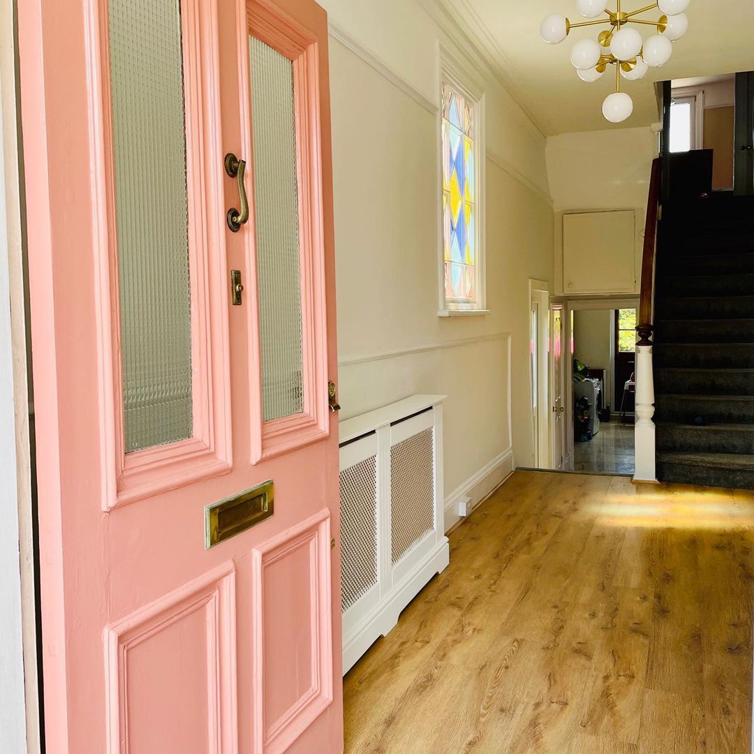 Brown laminate flooring 